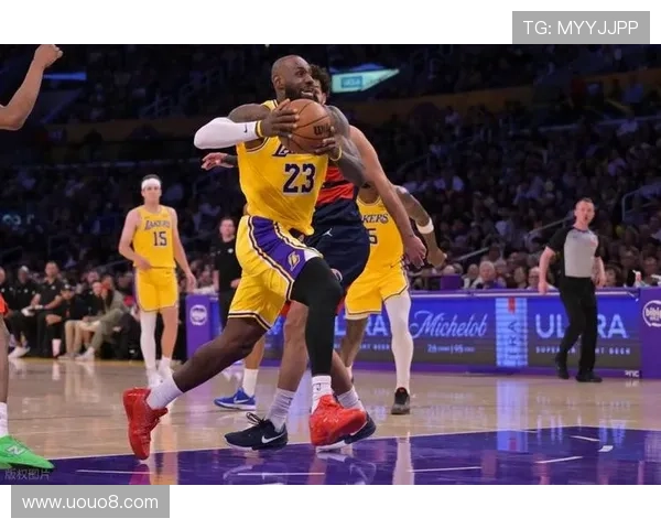 詹姆斯三双领湖人大胜奇才